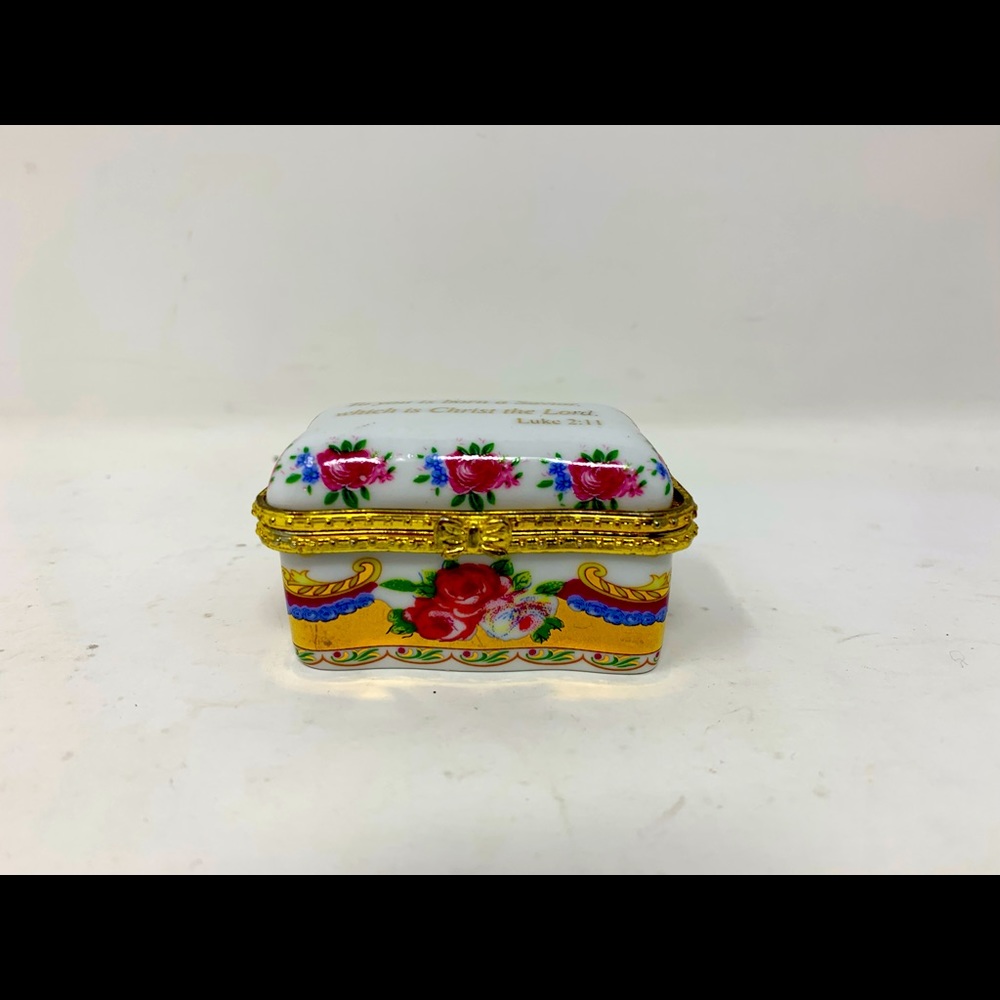 Imperial porcelain trinket box vintage Luke 2:11